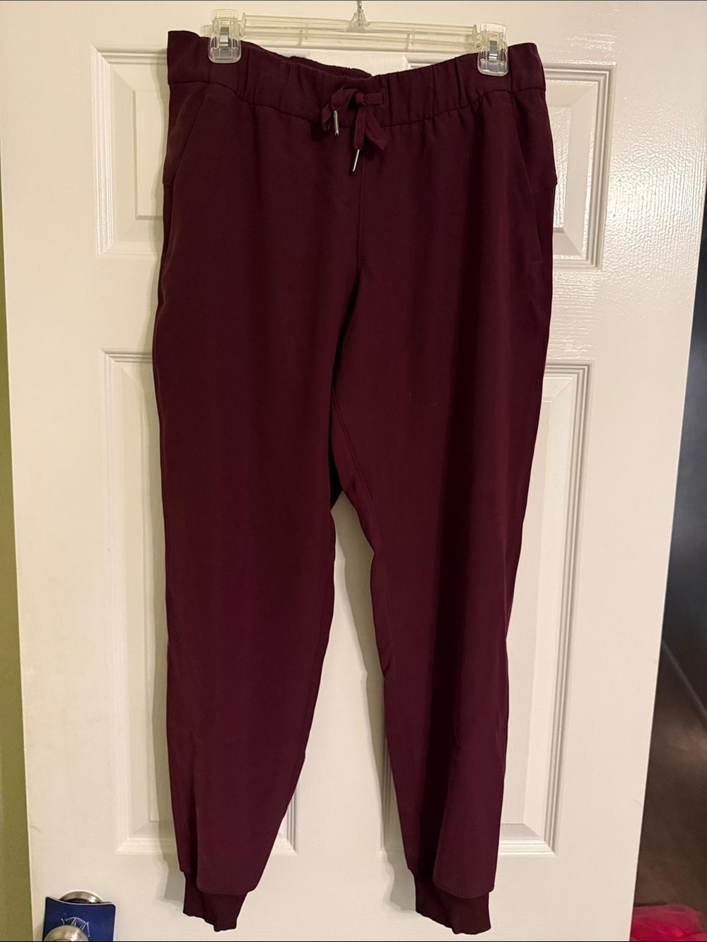 Lululemon women’s Maroon Jogger Pants